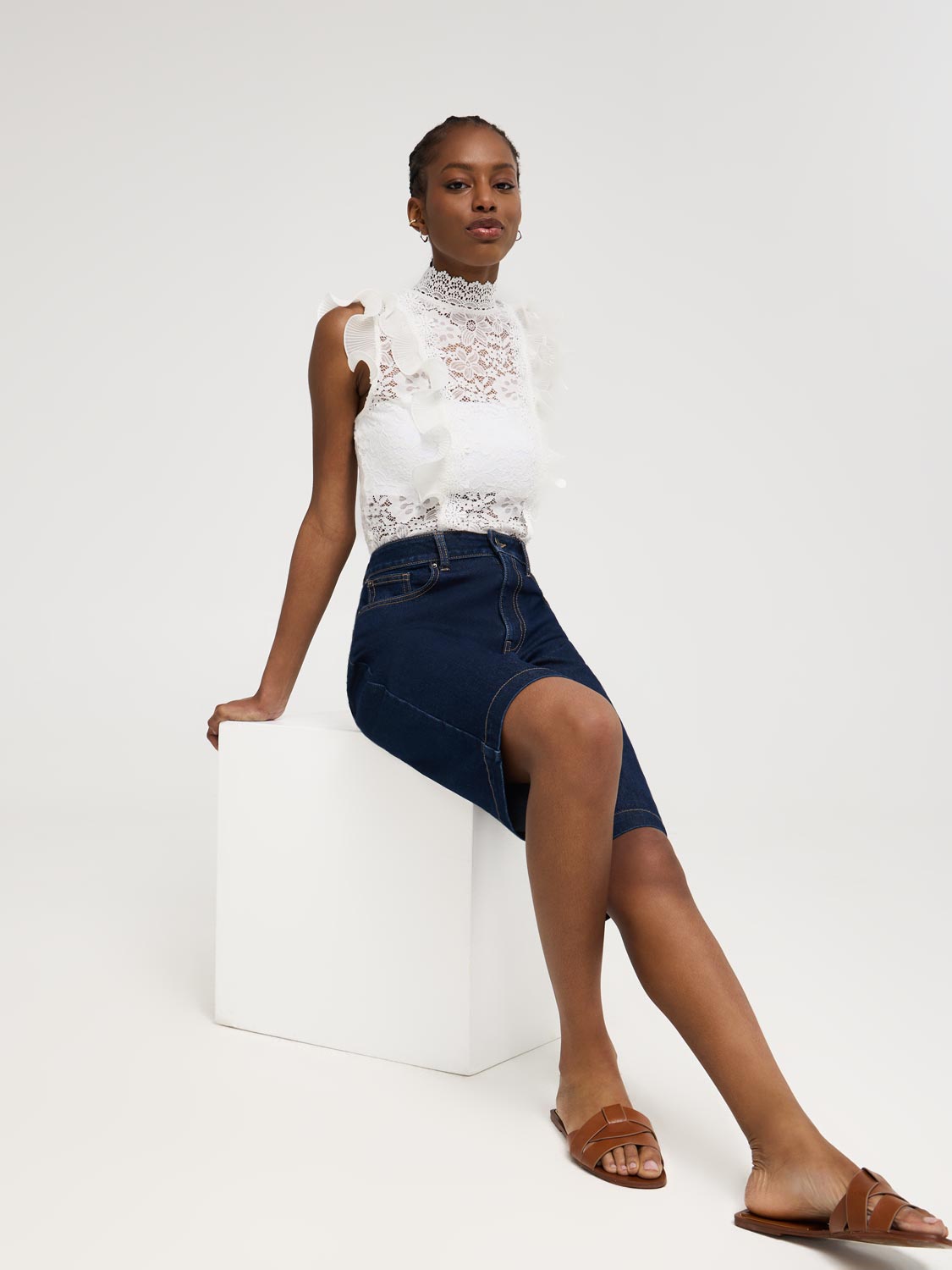 Ruffle Detail Sleeveless Lace Top