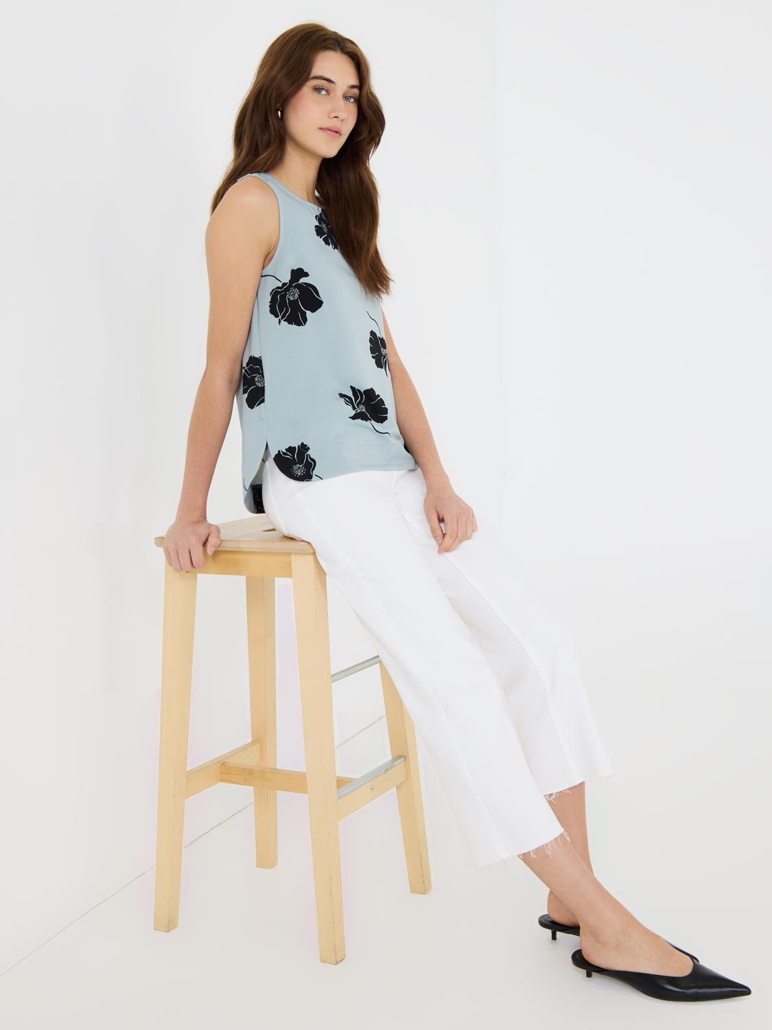Sleeveless Floral Crepe Shell Top