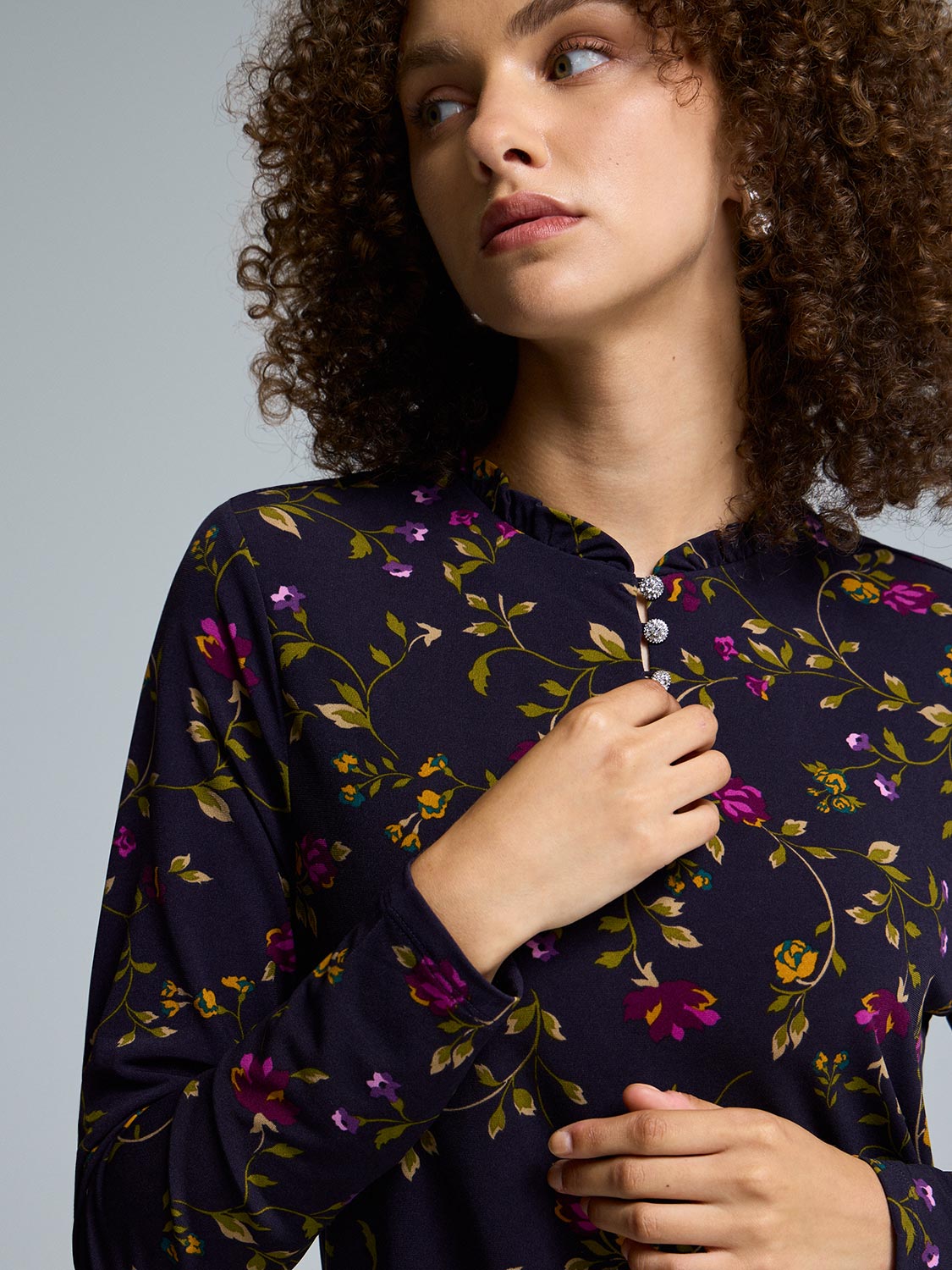 Floral Print Rhinestone Pie Crust Neck Top