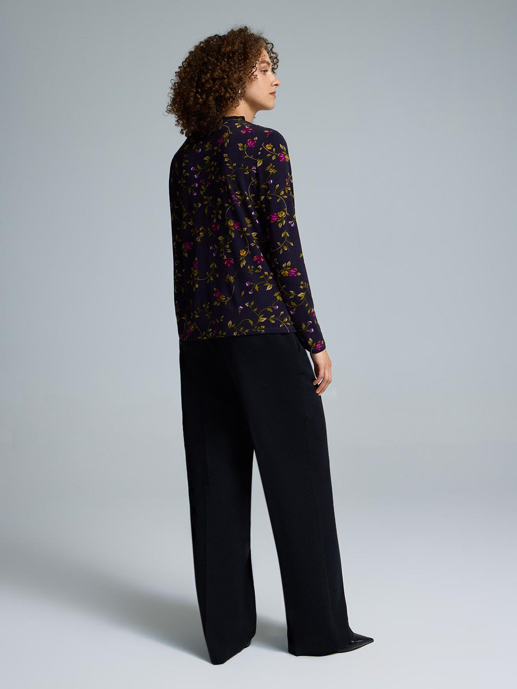 Floral Print Rhinestone Pie Crust Neck Top
