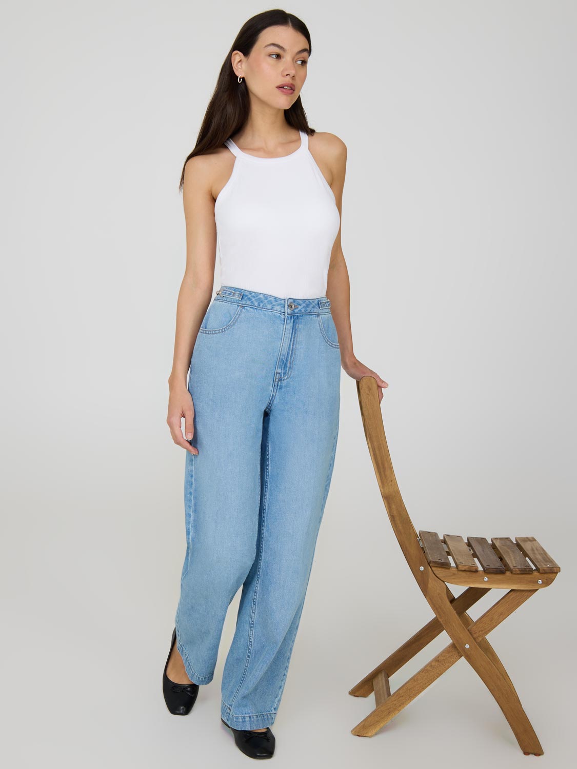 Metal Trim Straight Leg Cotton Jeans