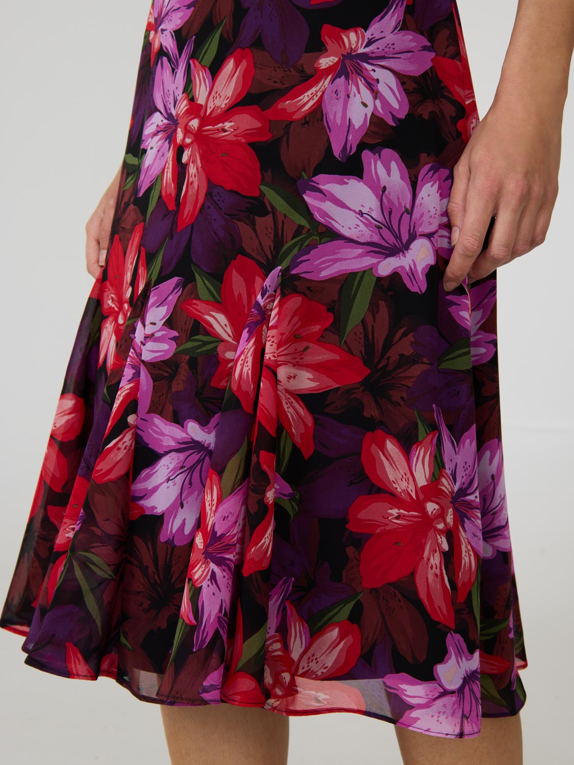 Floral Spaghetti Strap Chiffon Midi Dress