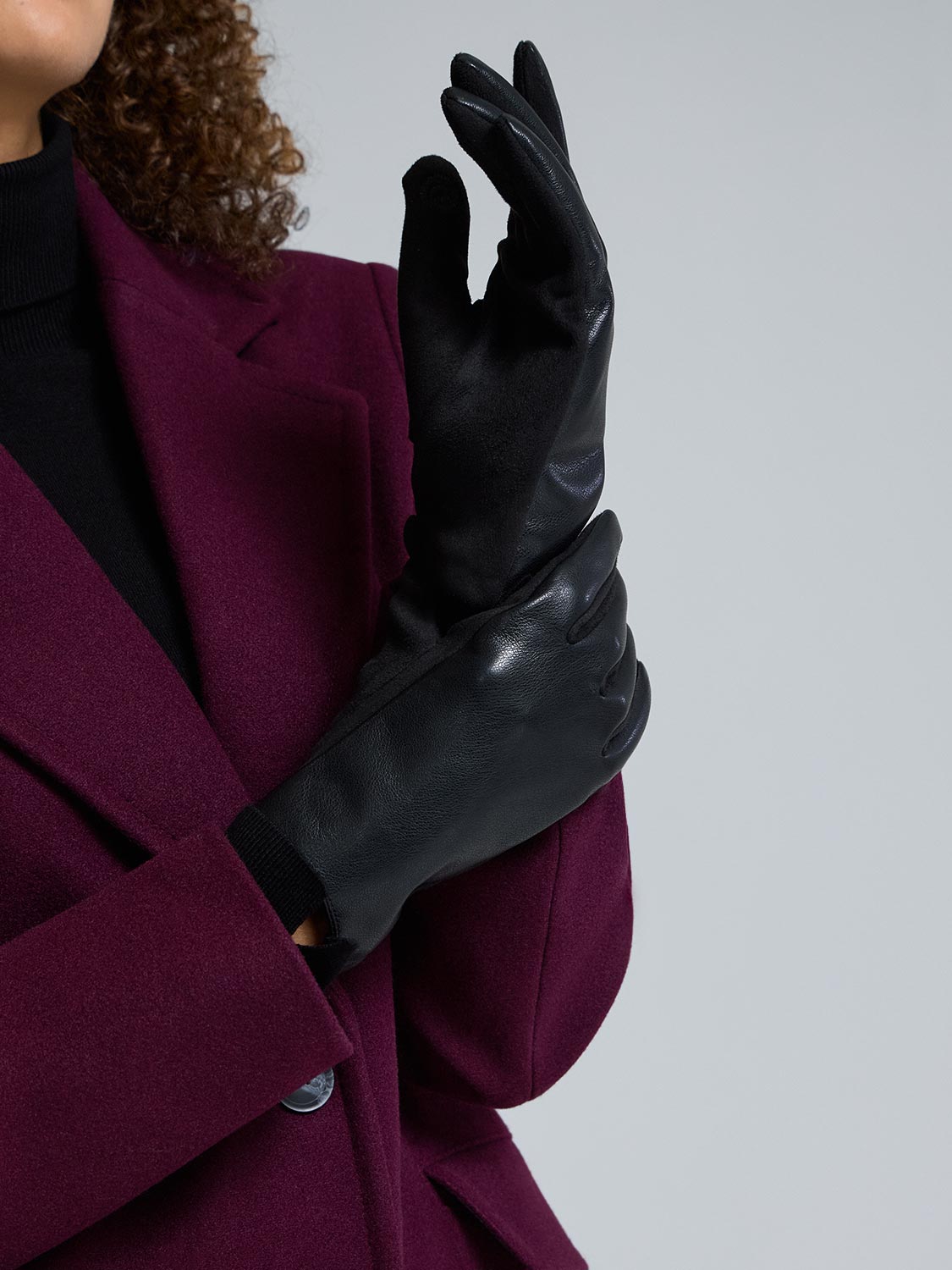 iTouch Faux Leather Gloves