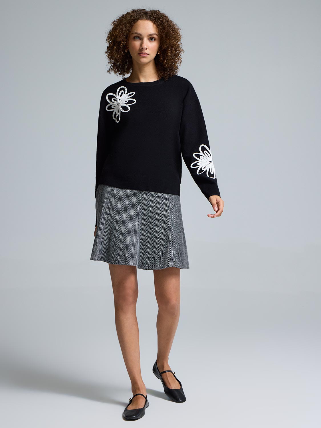 Contrast Floral Soutache Pullover Sweater