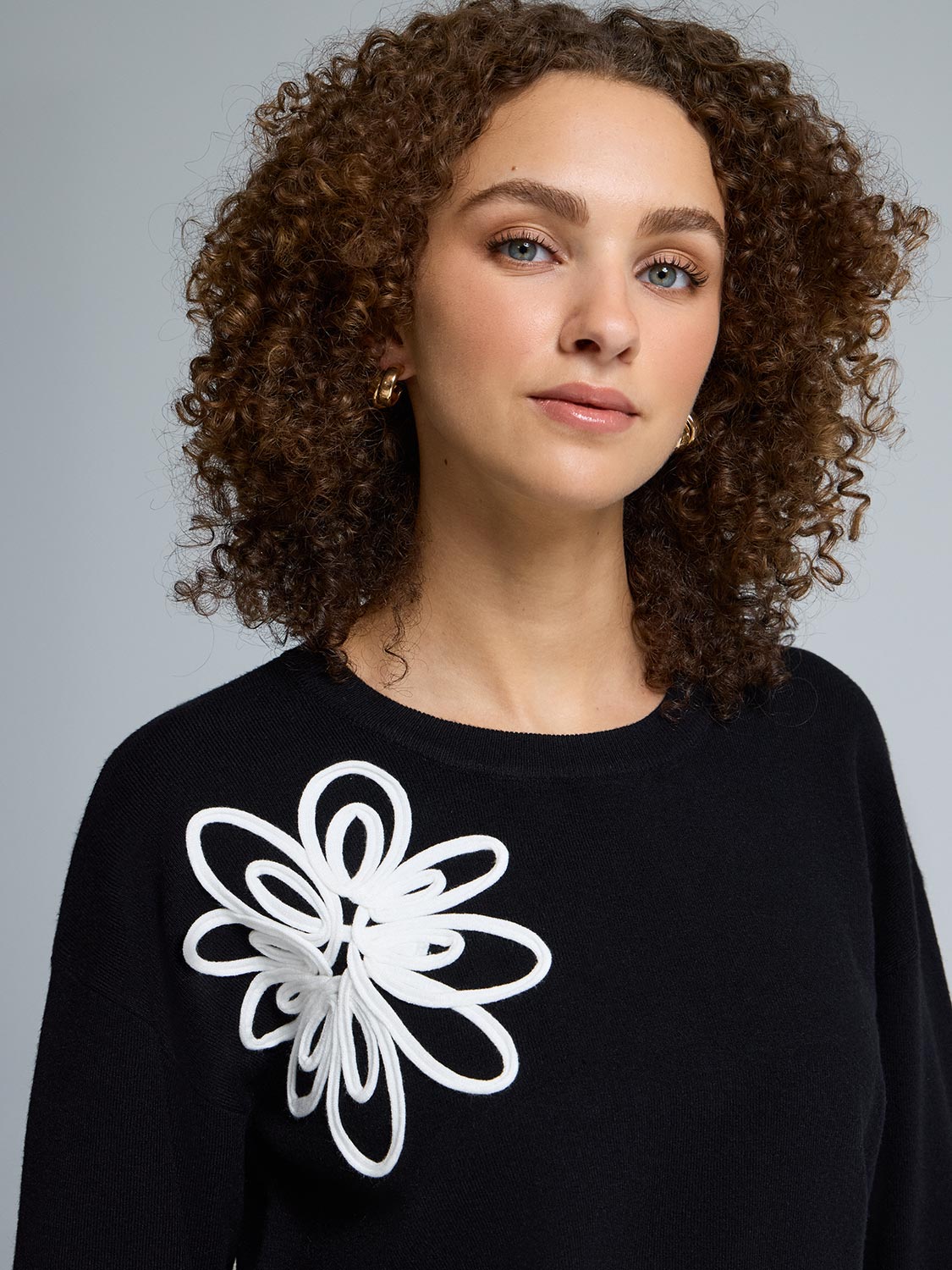 Contrast Floral Soutache Pullover Sweater
