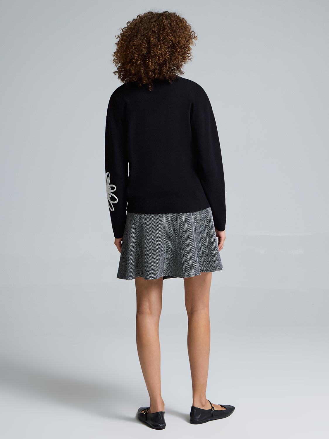 Contrast Floral Soutache Pullover Sweater